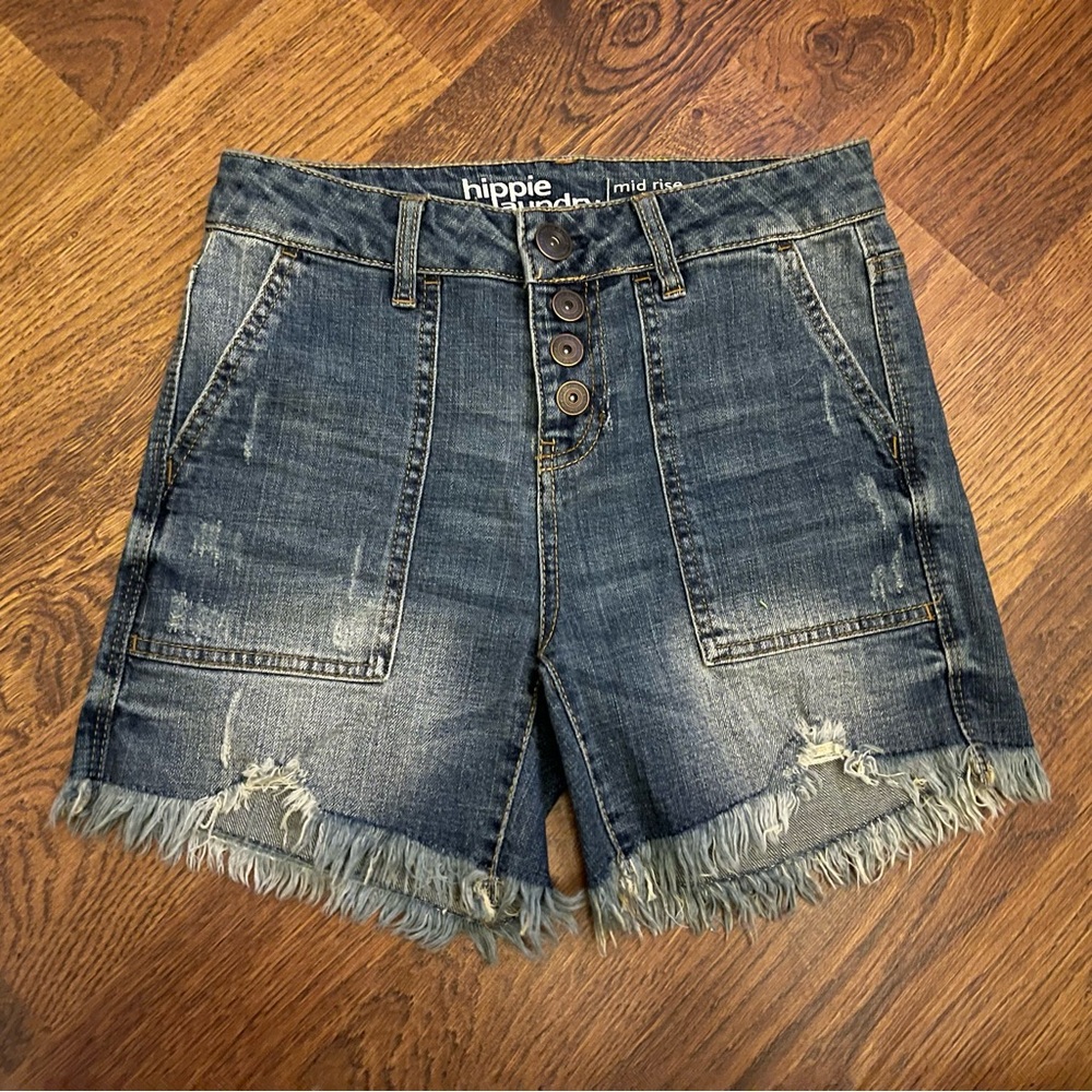 Size 25 mid rise, hippie laundry jean shorts.